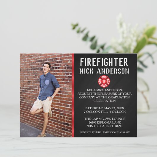 Faire-part d'études de pompier à la mode (Debout devant)