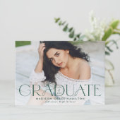 Faire-part Diplômé moderne Typographie verte Diplôme de photo (Debout devant)