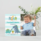 Faire-part Diplôme Préscolaire Photo Dinosaures Garçon mignon (Debout devant)