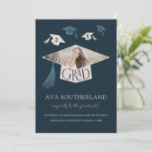 Faire-part Élégant Casquette moderne Grad & Tassel Photo Grad (Debout devant)