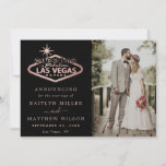 Faire-part Elégant Las Vegas Destination Mariage<br><div class="desc">Faites savoir à tout le monde que vous l'avez fait, vous vous êtes marié avec style avec ces cartes de faire-part mariages modernes et très tendance. Le design est facile à personnaliser avec votre libellé d'événement spécial et votre famille et vos amis seront enchantés quand ils reçoivent ces fabuleuses cartes...</div>