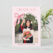 Faire-part Elegant Pink Coquette Bow 5 Photo Graduation  (Debout devant)