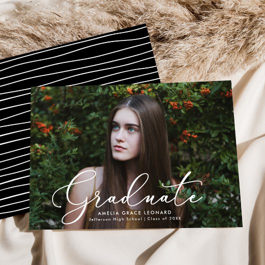 Faire-part Élégant Script Black Photo Graduation