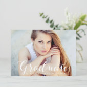 Faire-part Élégant Script Blush Pink Photo Graduation (Debout devant)