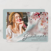 Faire-part Élégant Script Fleurs blanches | Modern Photo Grad (Devant / Derrière)