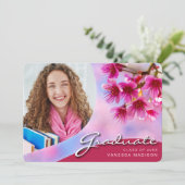 Faire-part Élégant Script Fleurs Roses | Modern Photo Grad (Debout devant)