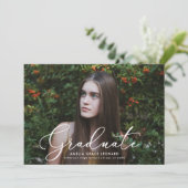 Faire-part Élégant Script Green Photo Graduation (Debout devant)