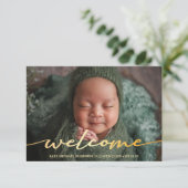 Faire-part élégant script or moderne merci photo naissance (Debout devant)