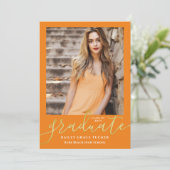 Faire-part Élégant Script Orange Gold 2-Photo Graduation (Debout devant)