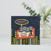 Faire-part Félicitations diplômé Ciel de ville Photo Panneau (Debout devant)