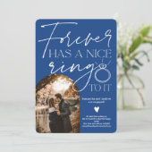 Faire-part Fiançailles bleu arche photo pour chaque anneau (Debout devant)