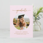 Faire-part Graduate de photo rose moderne (Debout devant)