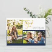 Faire-part Graduation 2025 Modern Script Graduate Merci (Debout devant)