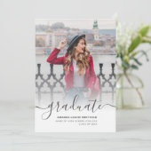 Faire-part Graduation 2025 Multi Photo Script Grad (Debout devant)