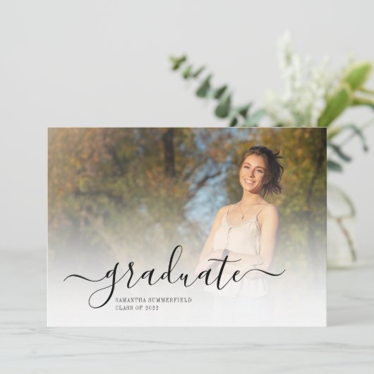 Faire-part Graduation 2025 Script 2 Photos Grad (Debout devant)