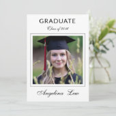 Faire-part Graduation Announcement Card Template (Debout devant)