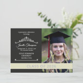Faire-part Graduation Announcement Card Template (Debout devant)