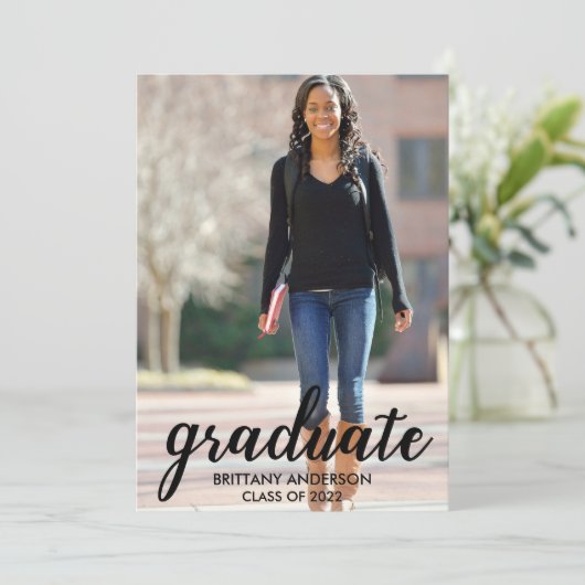 Faire-part Graduation de la photo de script moderne (Debout devant)