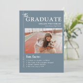 Faire-part Graduation Magazine Fun Facts Dusty Blue (Debout devant)