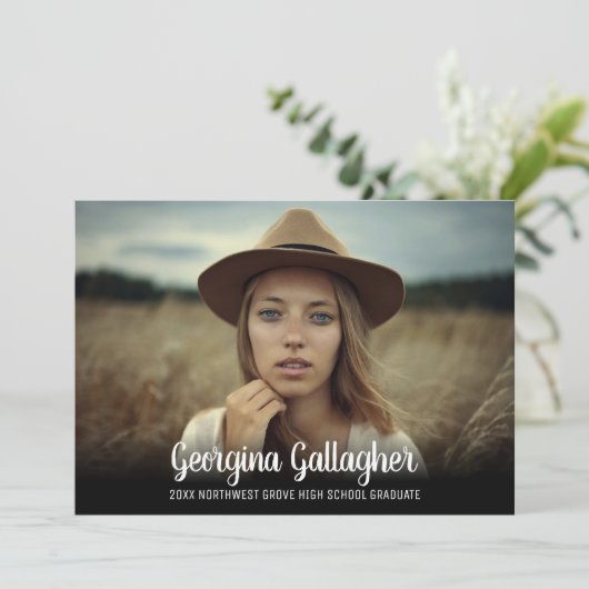 Faire-part Graduation Modern Bold Photo | Script Grad Nom (Debout devant)