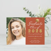Faire-part Graduation Photo Orange Gold Script Classe de 2024 (Debout devant)