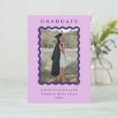 Faire-part Graduation photo Retro Purple & Lilac Waves (Debout devant)
