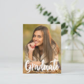 Faire-part Gras Graduate Photo Moderne Script Overlay (Debout devant)
