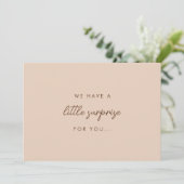 Faire-part Grossesse photo Beige moderne 'Little Surprise' (Debout devant)