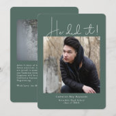 Faire-part Il A Fait Forest Green Modern Graduation Photo (Devant / Derrière)