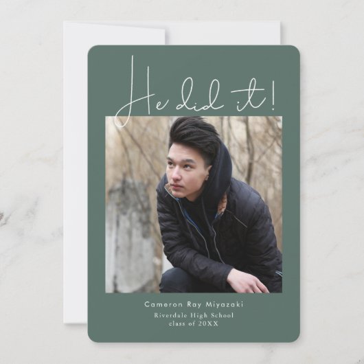 Faire-part Il A Fait Forest Green Modern Graduation Photo (Devant)