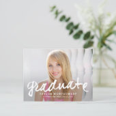 Faire-part / Invitation de graduation fièrement br (Debout devant)