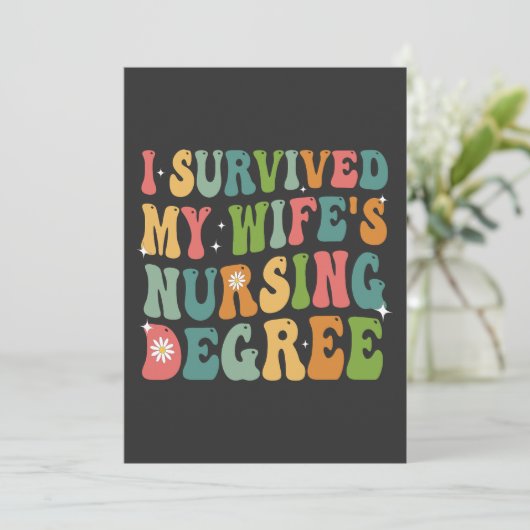 Faire-part J'ai survécu à l'obtention d'un diplôme d'infirmiè (Debout devant)