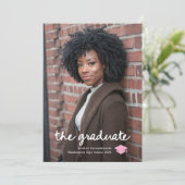 Faire-part Le diplômé | Photo avec script et casquette de cou (Debout devant)