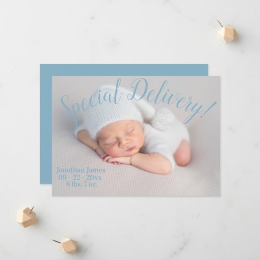 Faire-part Livraison spéciale Statistiques Script bébé garçon (Devant/Arrière en situation)