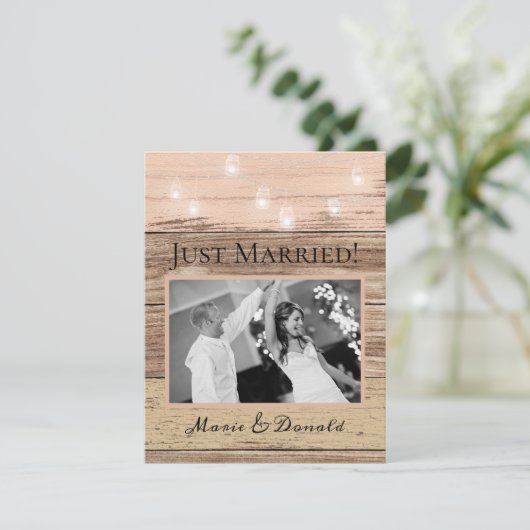 Faire-part Mariage en bois rustique et lanternes (Debout devant)