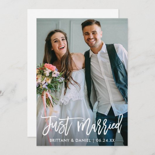 Faire-part Mariage Photo Juste Marié Brush Script Moderne (Devant / Derrière)