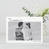 Faire-part Mariés à peine Modernes Photo en noir et blanc (Debout devant)