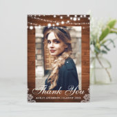 Faire-part Merci de graduation en dentelle de couleur rustiqu (Debout devant)