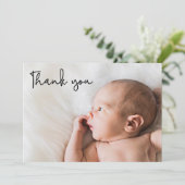 Faire-part Merci moderne Script photo bébé (Debout devant)