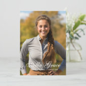 Faire-part Minimal Elegant Script Photo Graduation (Debout devant)