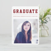 Faire-part Modern and Bold graduation announcement Maroon (Debout devant)