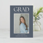 Faire-part Modern Classic Blue Graduation Photo Announcement (Debout devant)