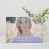 Faire-part Modern Minimalist Script Photo Graduation (Debout devant)