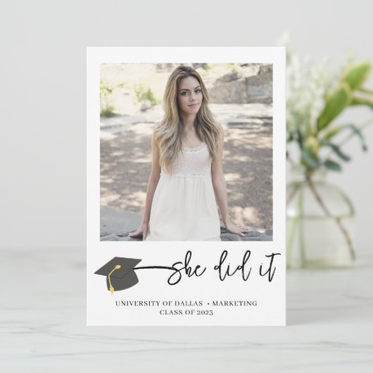 Faire-part Moderne brossé Casquette photo gradué (Debout devant)