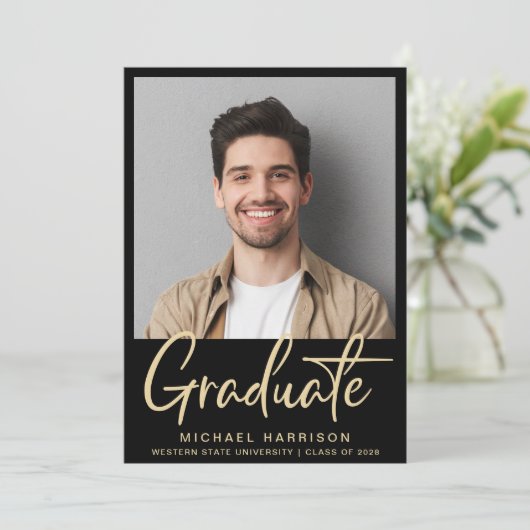 Faire-part Moderne Photo Bold Script noir Graduation (Debout devant)