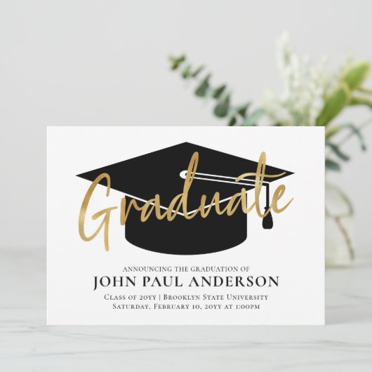 Faire-part Moderne Simple Graduate Gold Grad Casquette Gradua (Debout devant)