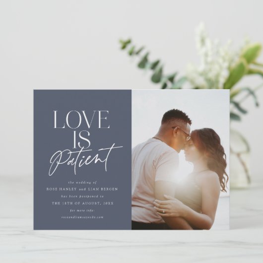 Faire-part Navy Script Love Mariage Photo Changement de Date (Debout devant)