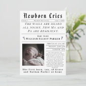 Faire-part Newborn Cries Birth (Debout devant)