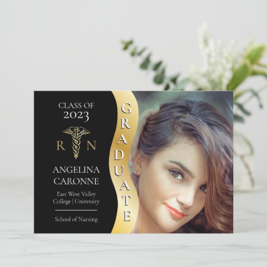 Faire-part Noir |Diplômé en or Vague Caduceus RN Infirmière G (Debout devant)