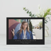 Faire-part Noir Simple Moderne Photo Graduation (Debout devant)